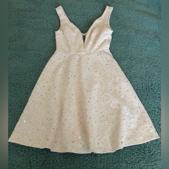 EUC Mini-Dress w/ Sequins - Picture 5 of 11